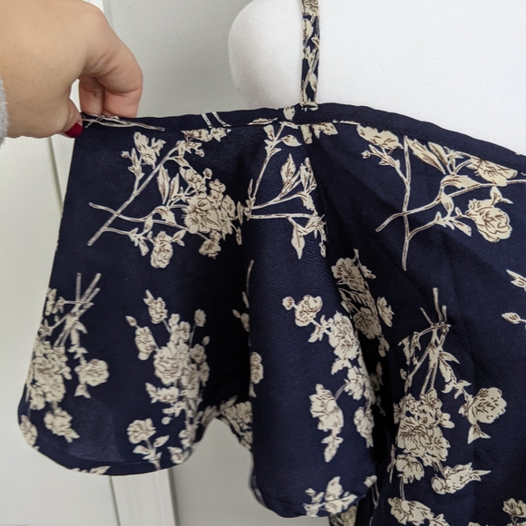 SHEIN cold shoulder botanical print top - Picture 10 of 12